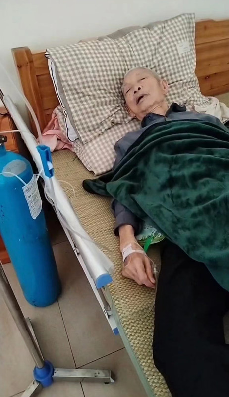 老人恢复日常